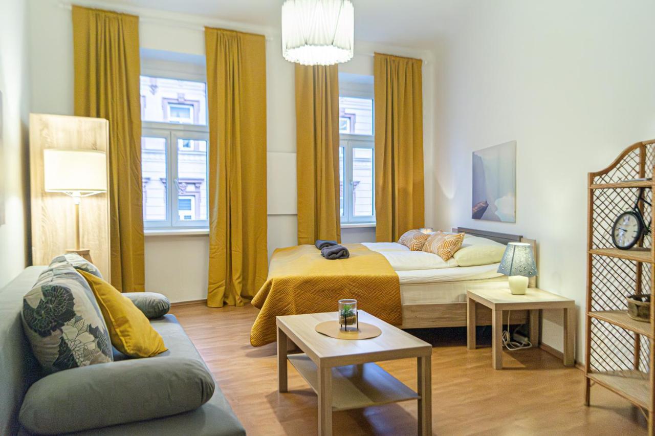 Economy 1Br Apartment Well Connected To The Whole City Wina Bagian luar foto