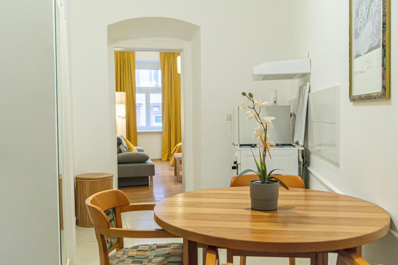 Economy 1Br Apartment Well Connected To The Whole City Wina Bagian luar foto