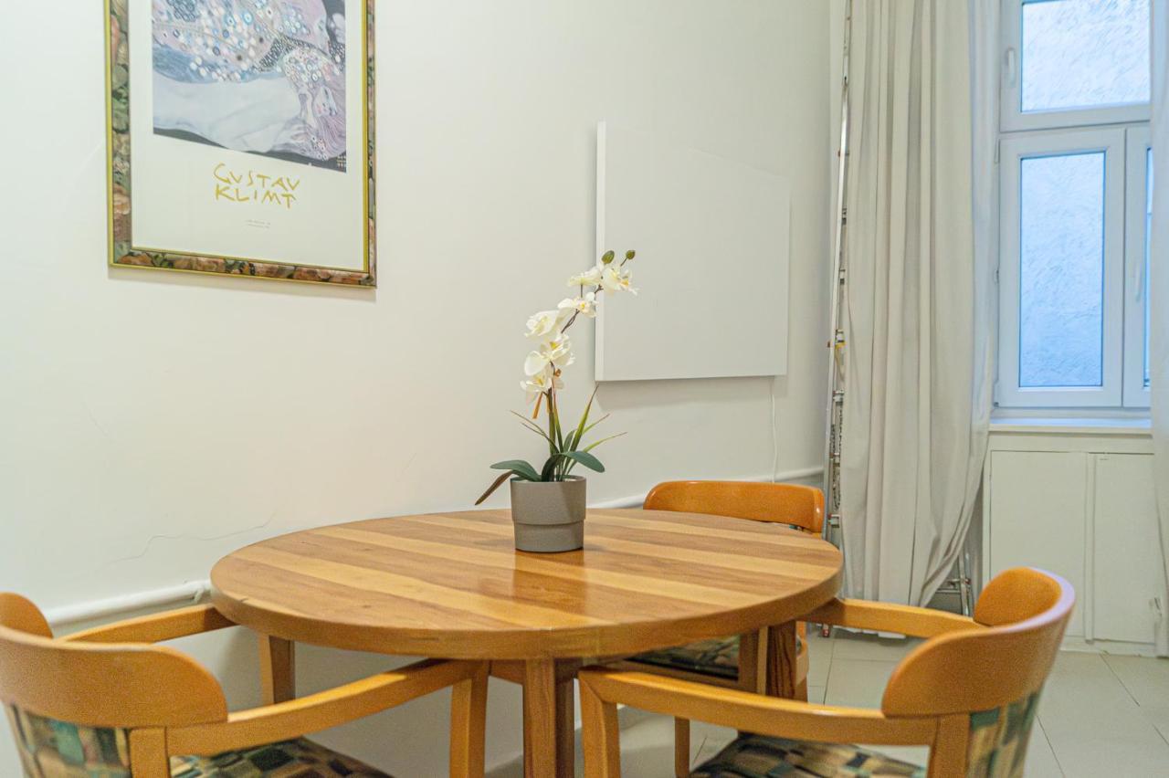 Economy 1Br Apartment Well Connected To The Whole City Wina Bagian luar foto